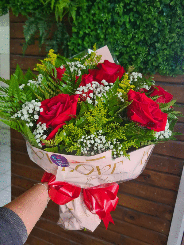 Buquê de 6 Rosas Abertas