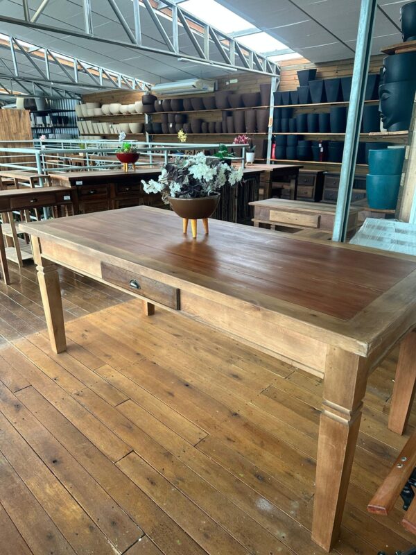 Mesa Fazenda com Gaveta Funcional